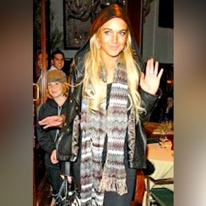 Tolani Scarf EUC Brown Zig Zag & Vintage Seen on Lindsey Lohan & Jessica Alba